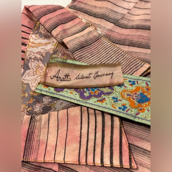 Arrata Silent Journey M button down Embellished with beads & brass buttons New - Picture 4 of 15